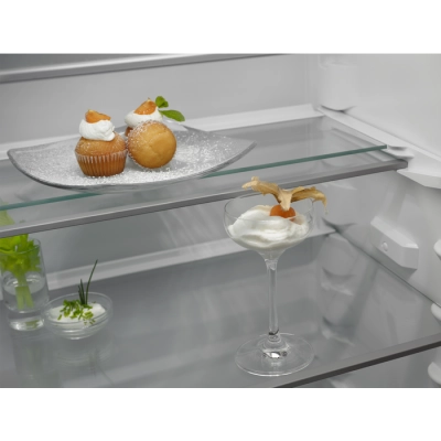 Встраиваемый холодильник ELECTROLUX ENP7TD75S комбинированный No Frost, 1884x696x549, сенсорное управление с символьным дисплеем